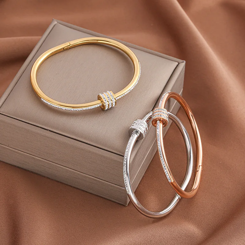 BRINDISI™ Crystal Wrapped Bracelet