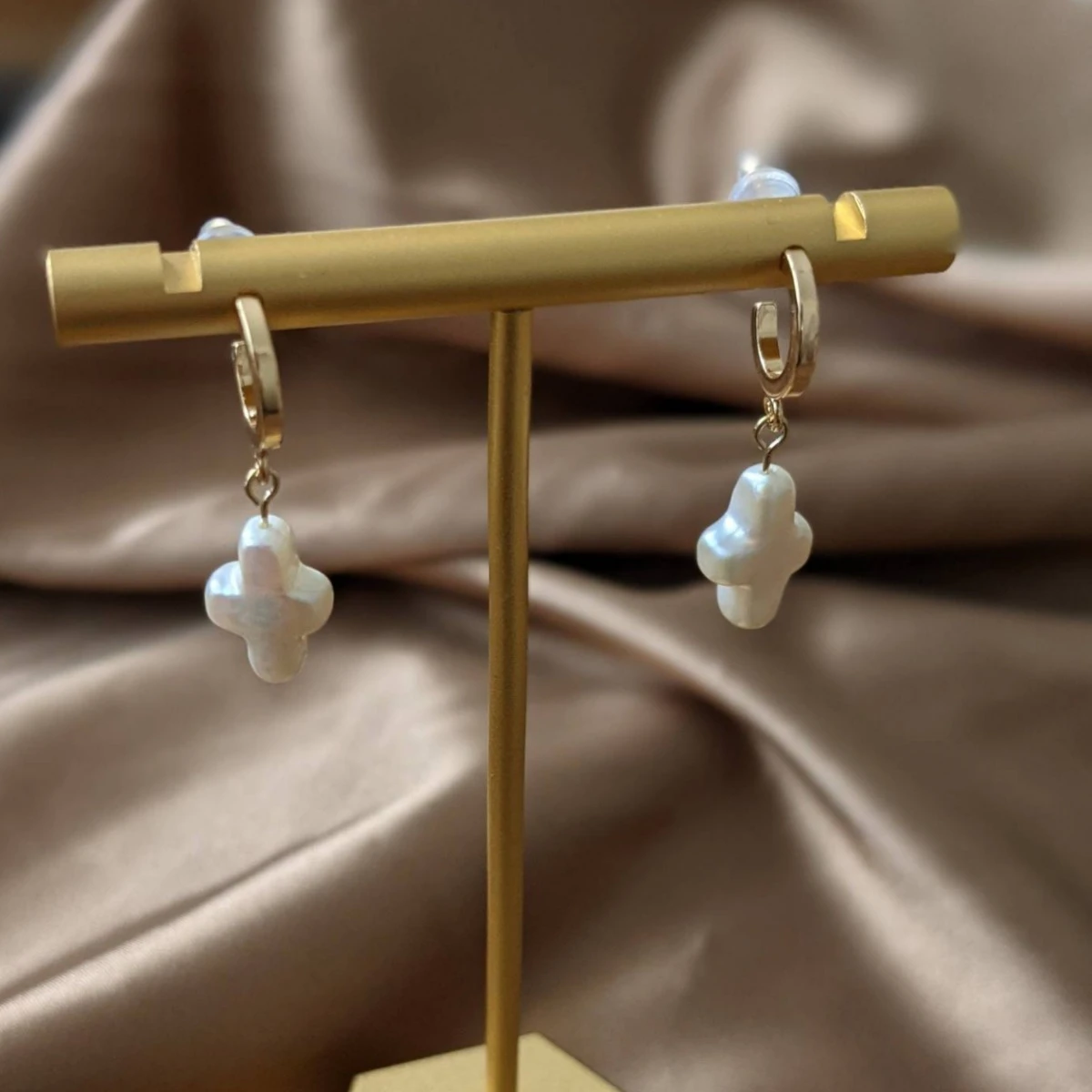 Freshwater Perla Cross Earrings