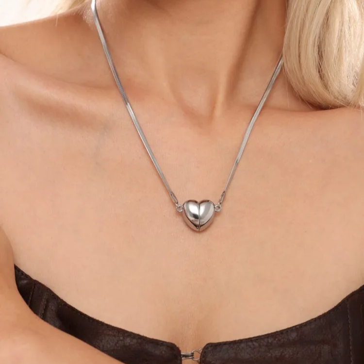 BRINDISI™ Magnet Heart Necklace