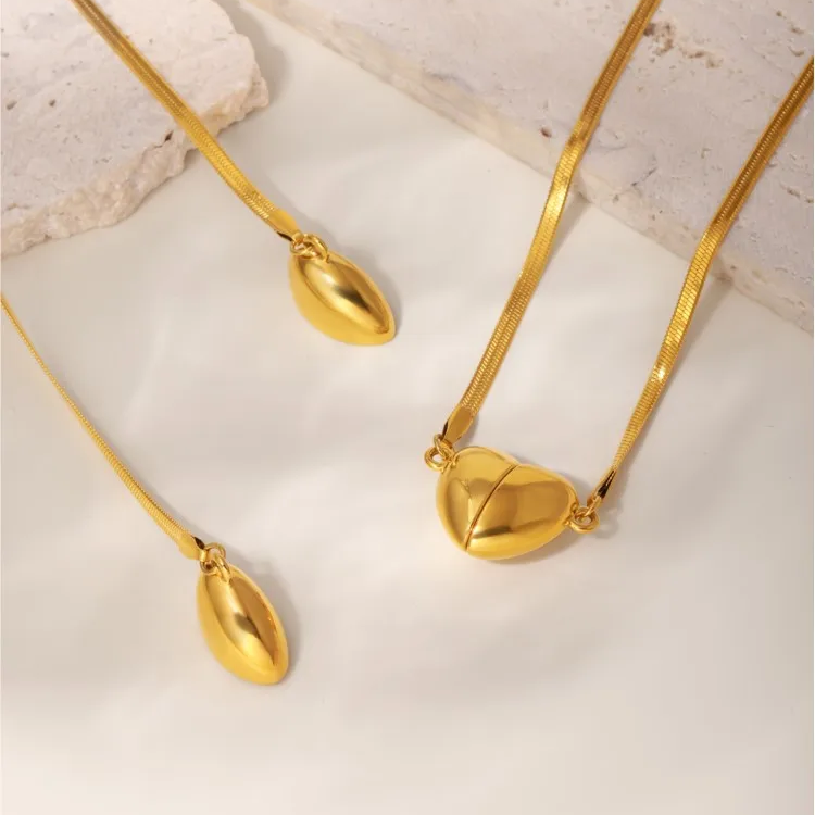 BRINDISI™ Magnet Heart Necklace