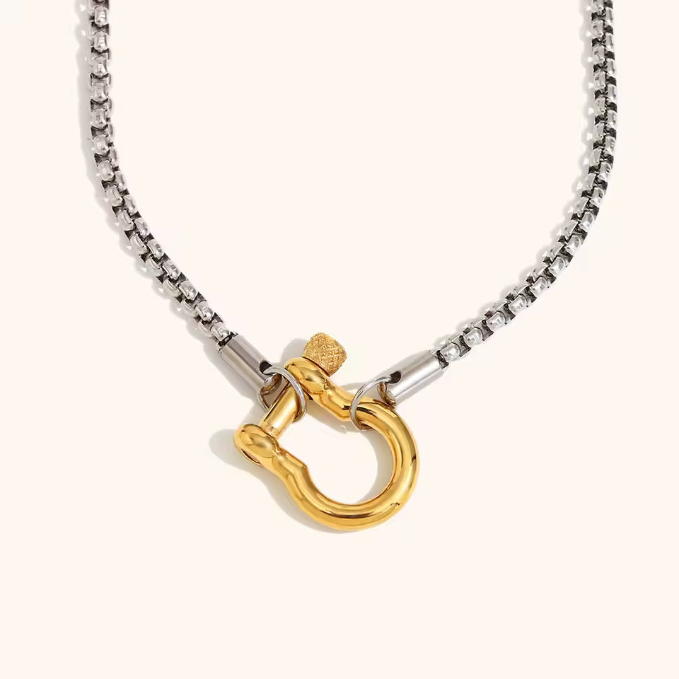 Herradura Necklace