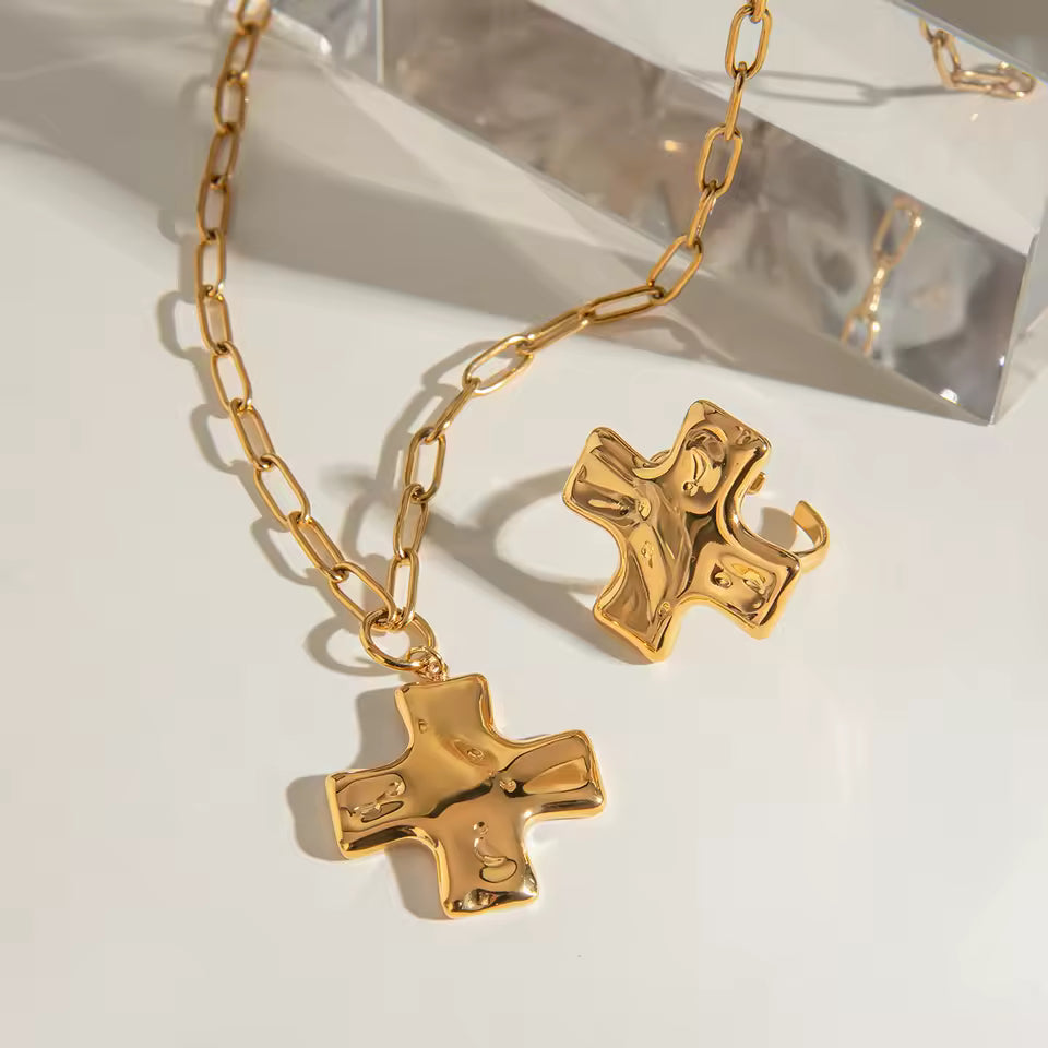 Croce Dorata Necklace